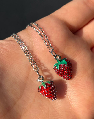 گردنبند توت فرنگی